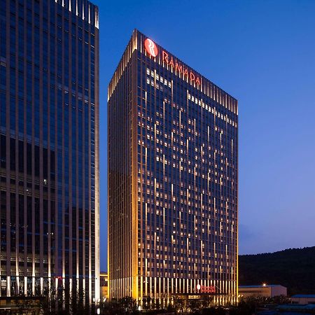 Ramada Jinan Hotel Екстериор снимка