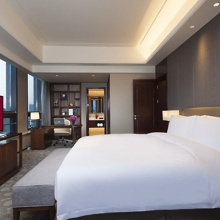 Ramada Jinan Hotel Екстериор снимка