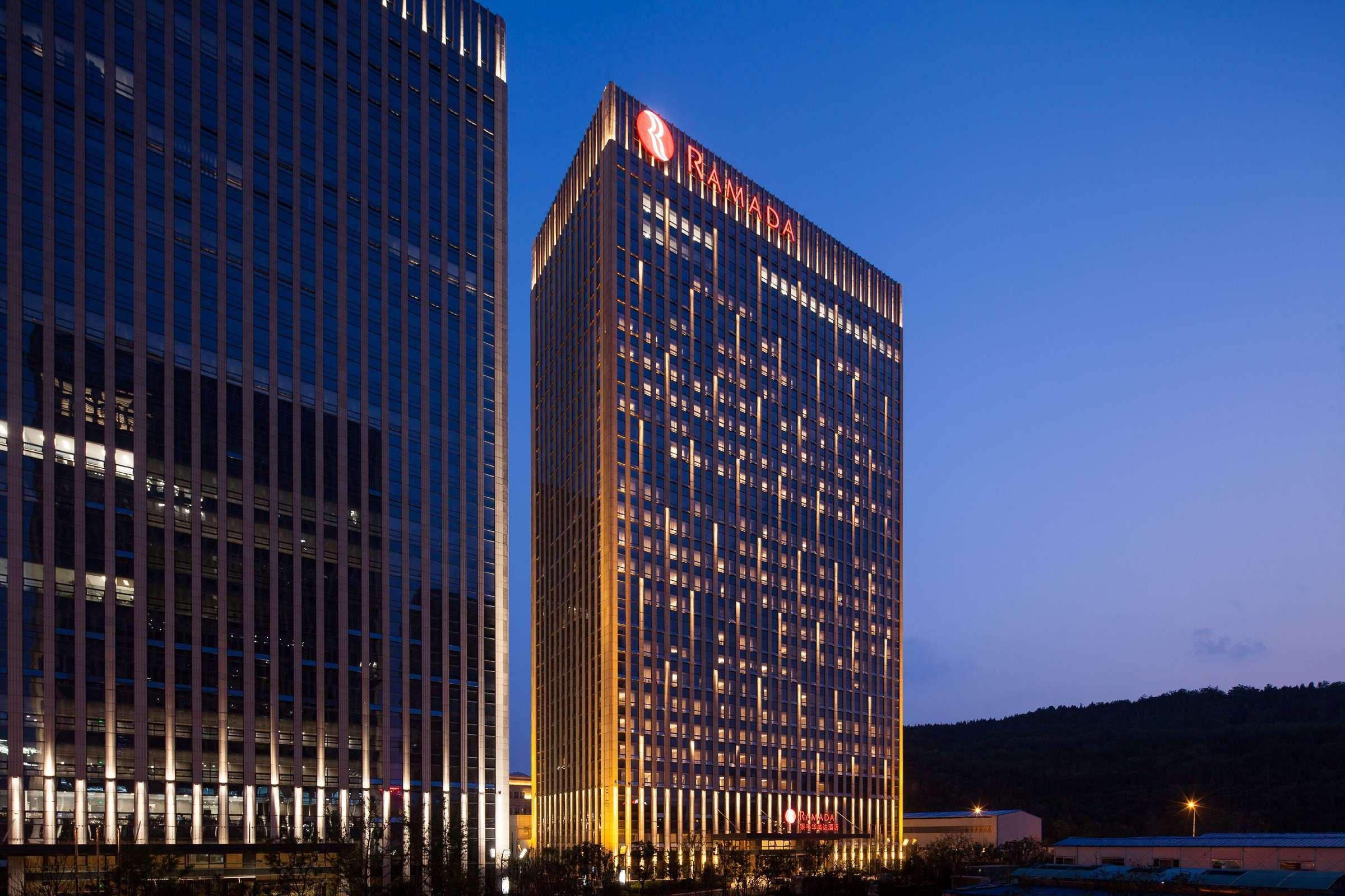 Ramada Jinan Hotel Екстериор снимка